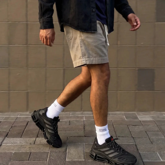 Adidas Megaride OG preto, look em movimento