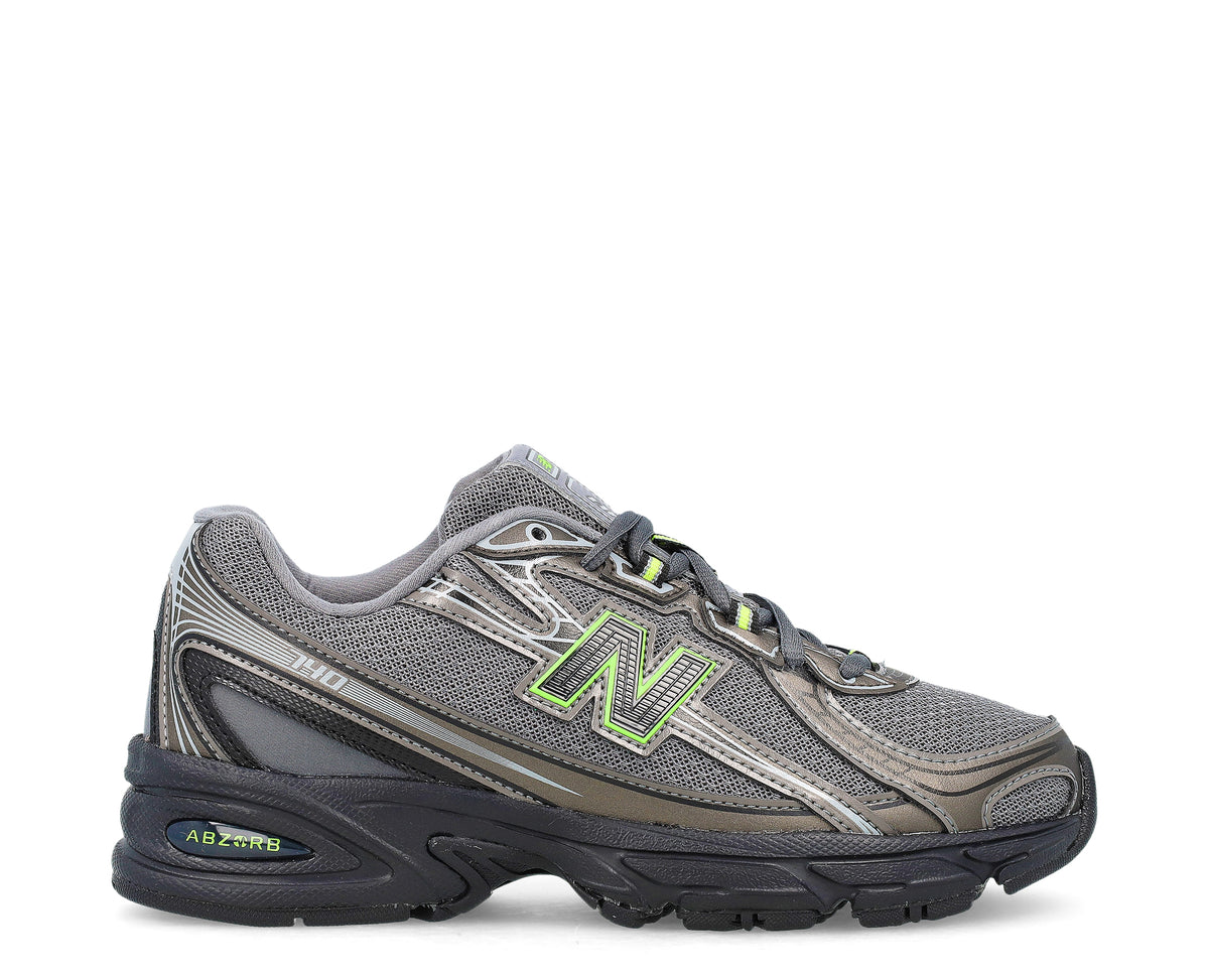 New Balance 740