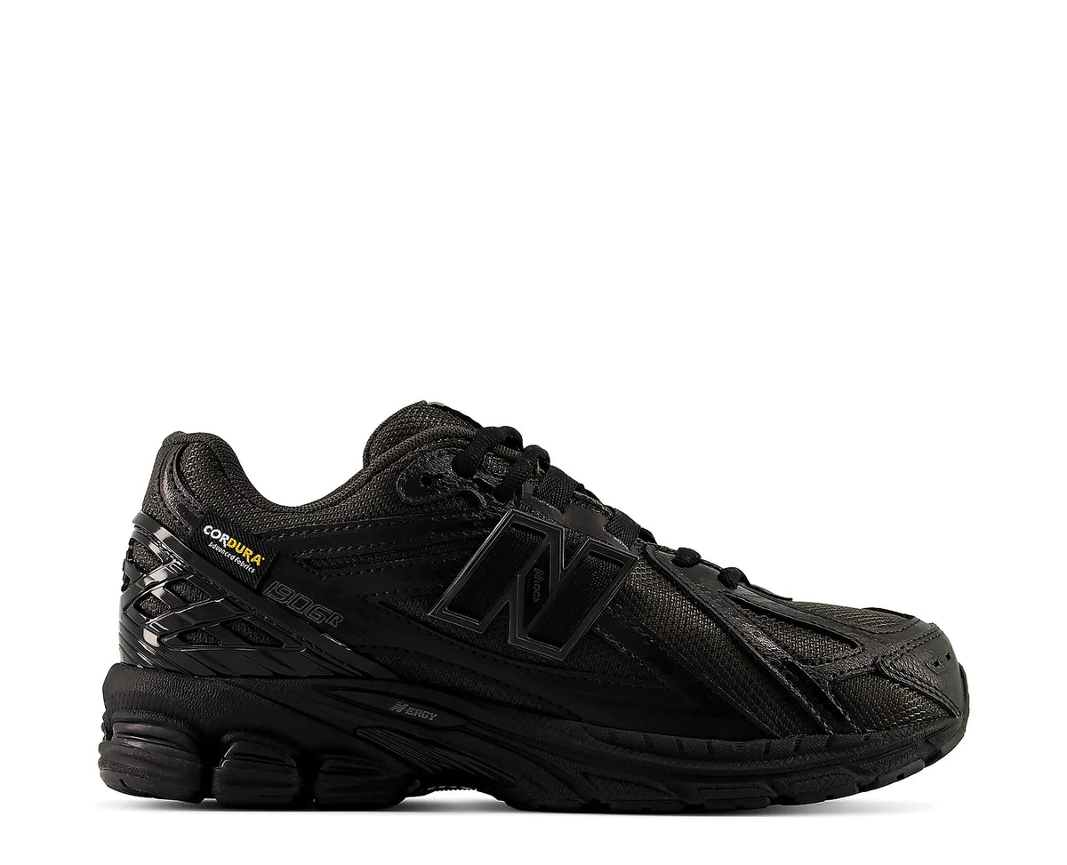 Sapatilhas New Balance 1906 Preto — perfil exterior | G190639Z