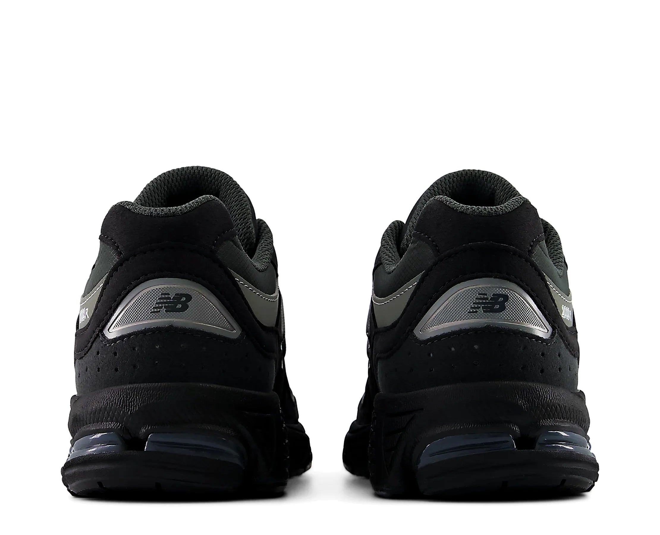 Sapatilhas New Balance 2002 Preto — traseira | G200215N