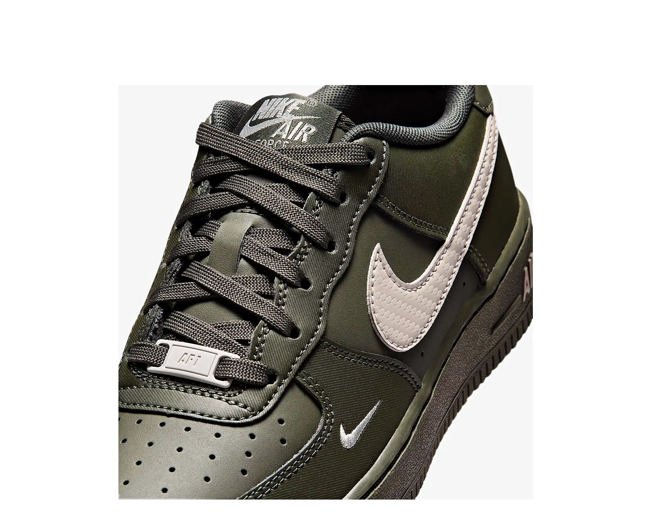 Sapatilhas Nike Air Force 1 Ki Tech Ess Verde — detalhe | IM7662-001