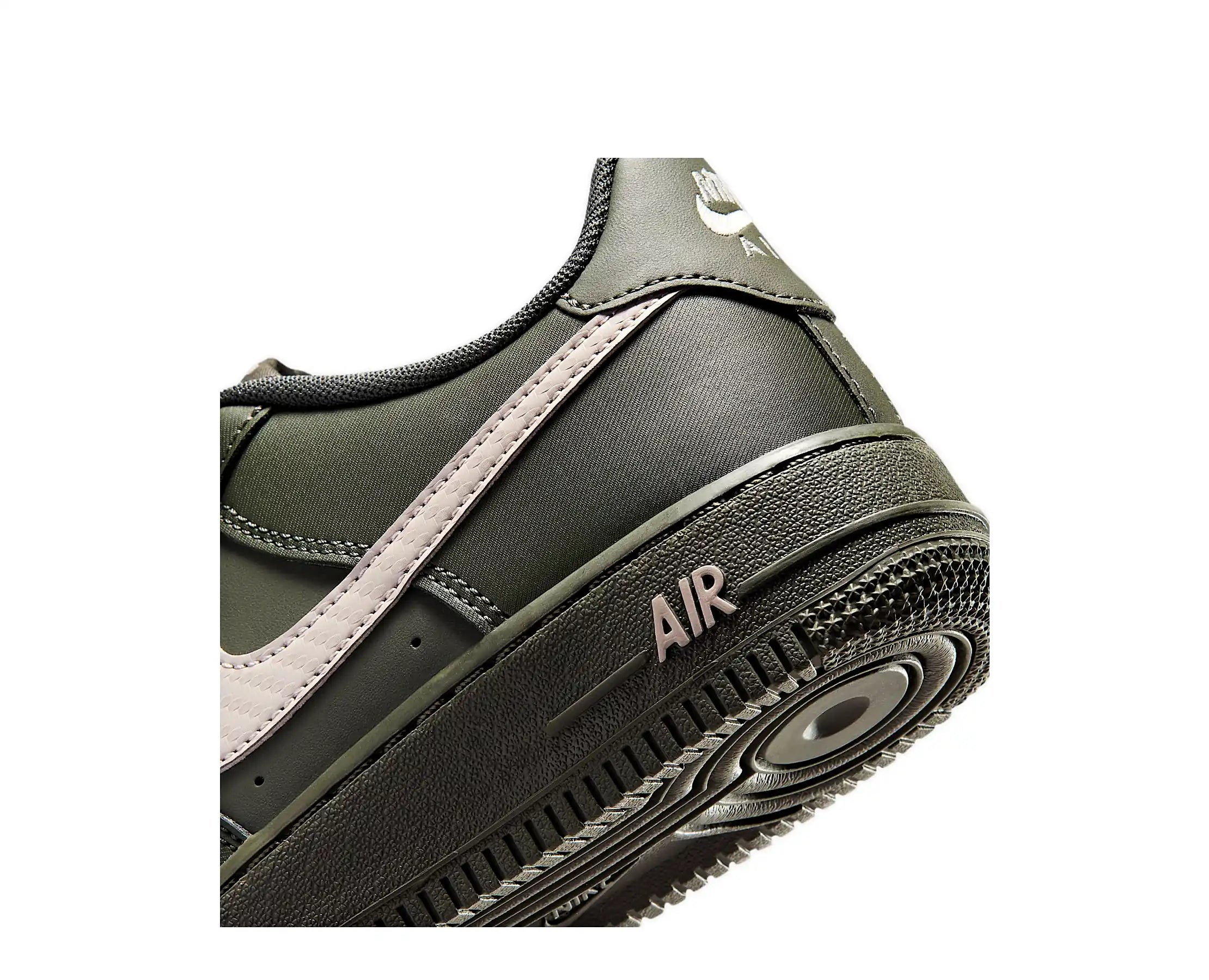Sapatilhas Nike Air Force 1 Ki Tech Ess Verde — detalhe | IM7662-001