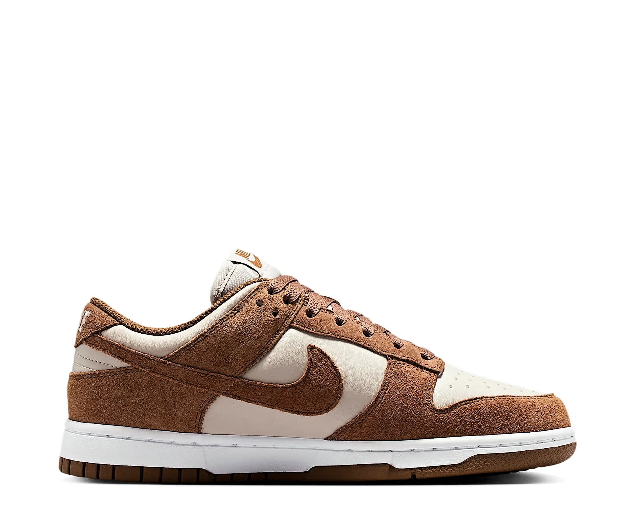 Sapatilhas Nike Dunk Low Castanho — perfil exterior | IO4244-200