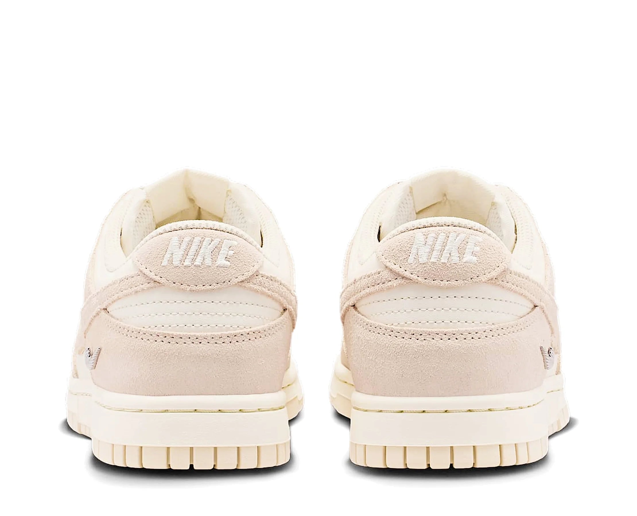 Sapatilhas Nike Dunk Low Bege — traseira | IO4244-201