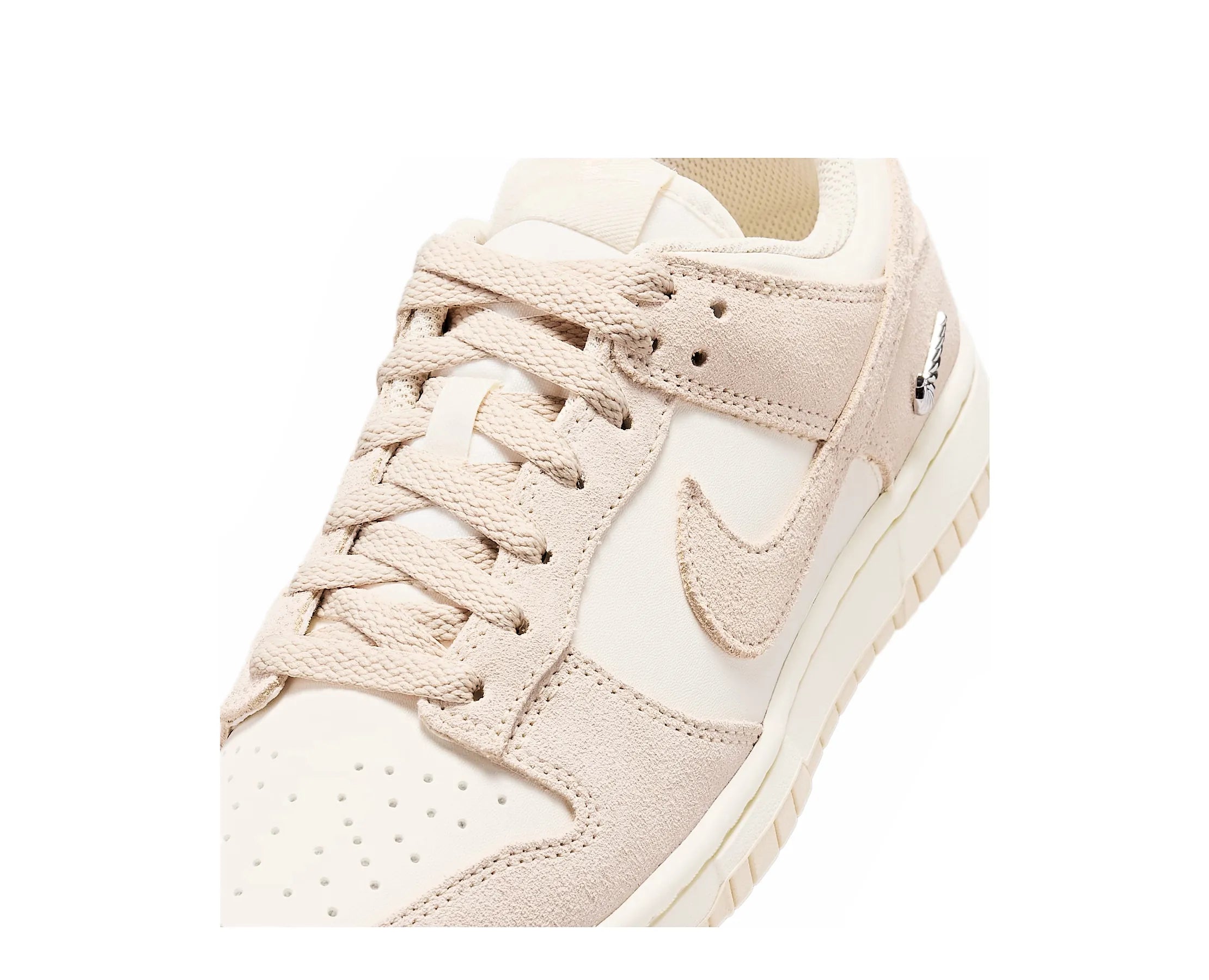 Sapatilhas Nike Dunk Low Bege — detalhe | IO4244-201