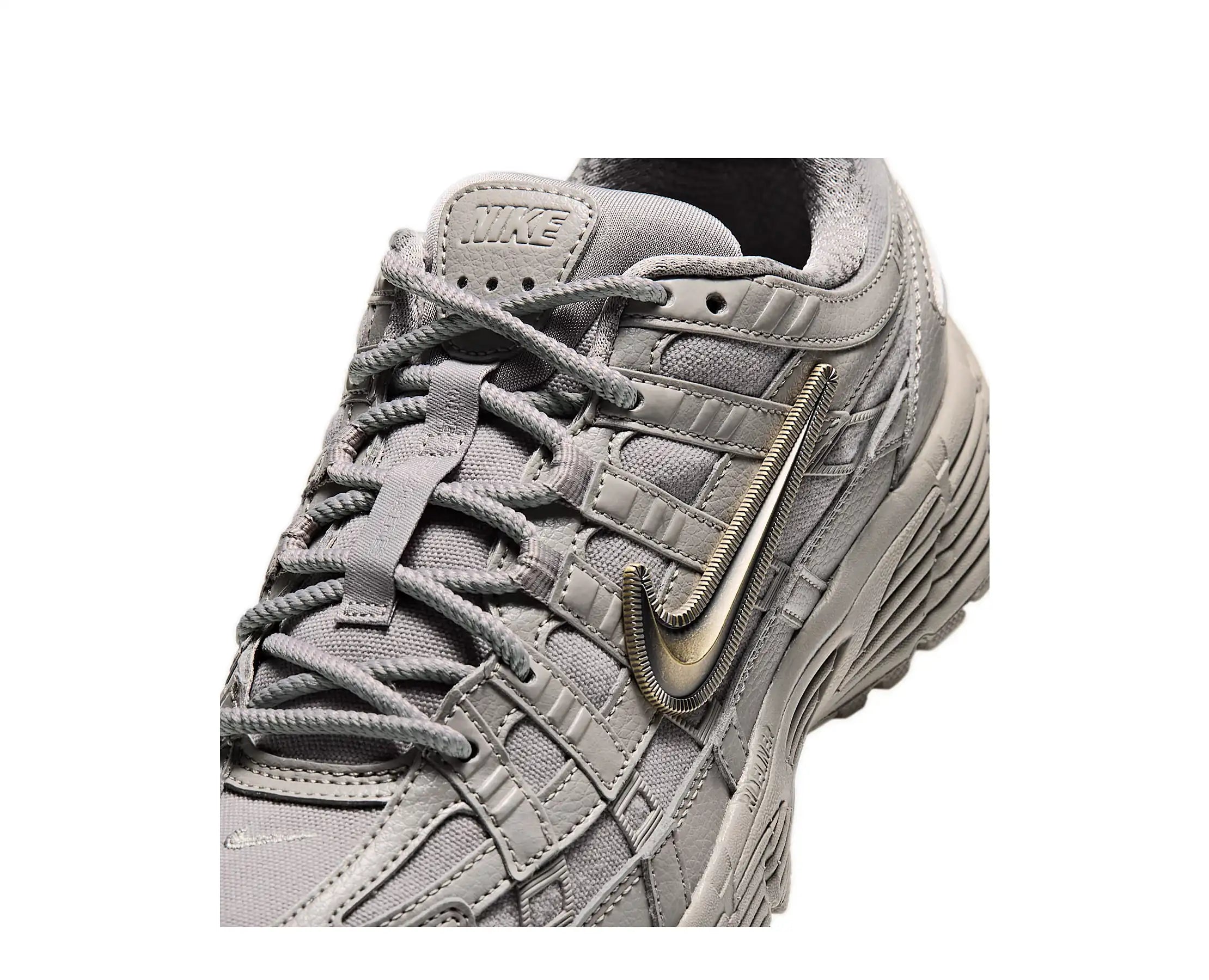 Sapatilhas Nike P-6000 SE Cinzento — detalhe | IO9979-001
