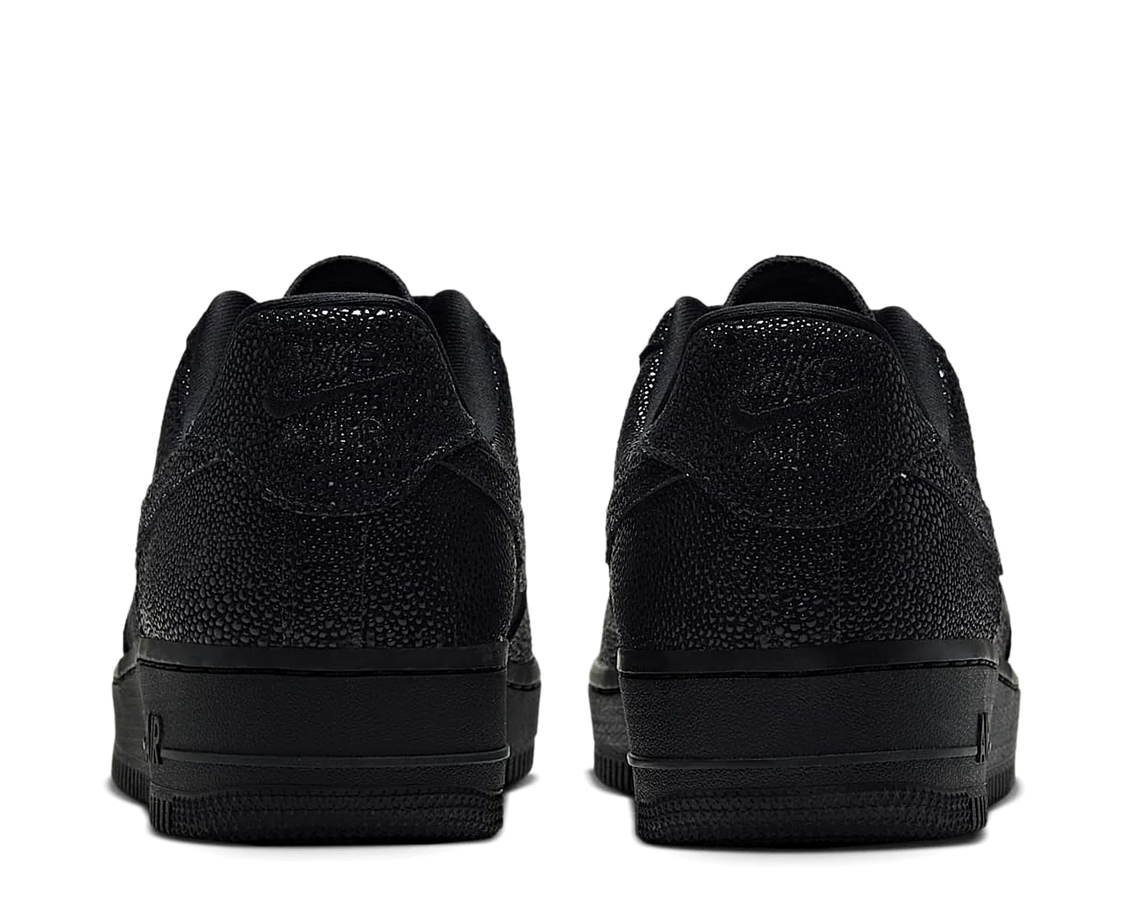 Sapatilhas Nike Air Force 1 '07 SE Preto — traseira | IQ0135-001
