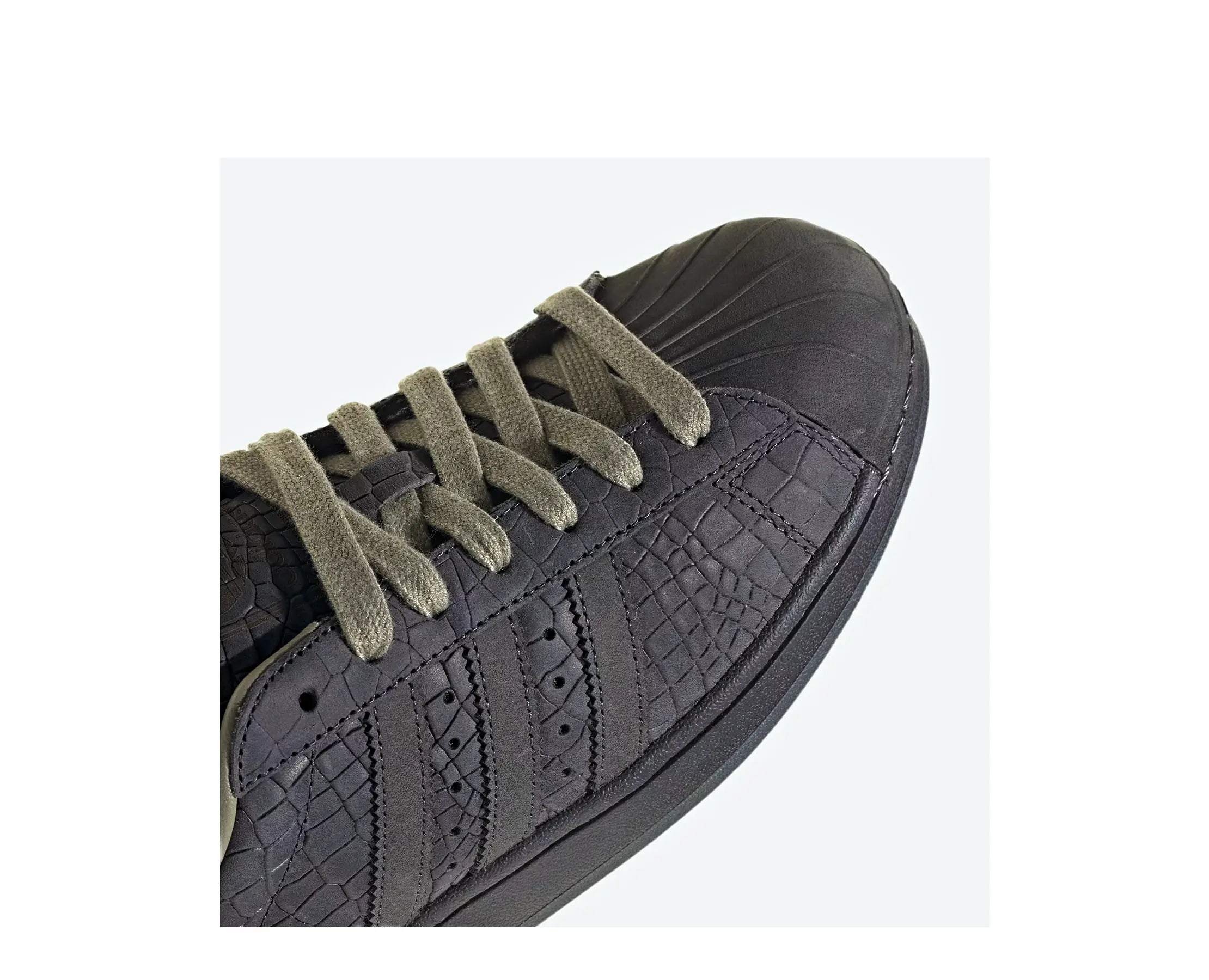 Sapatilhas Adidas Superstar II Preto — detalhe | KK4751