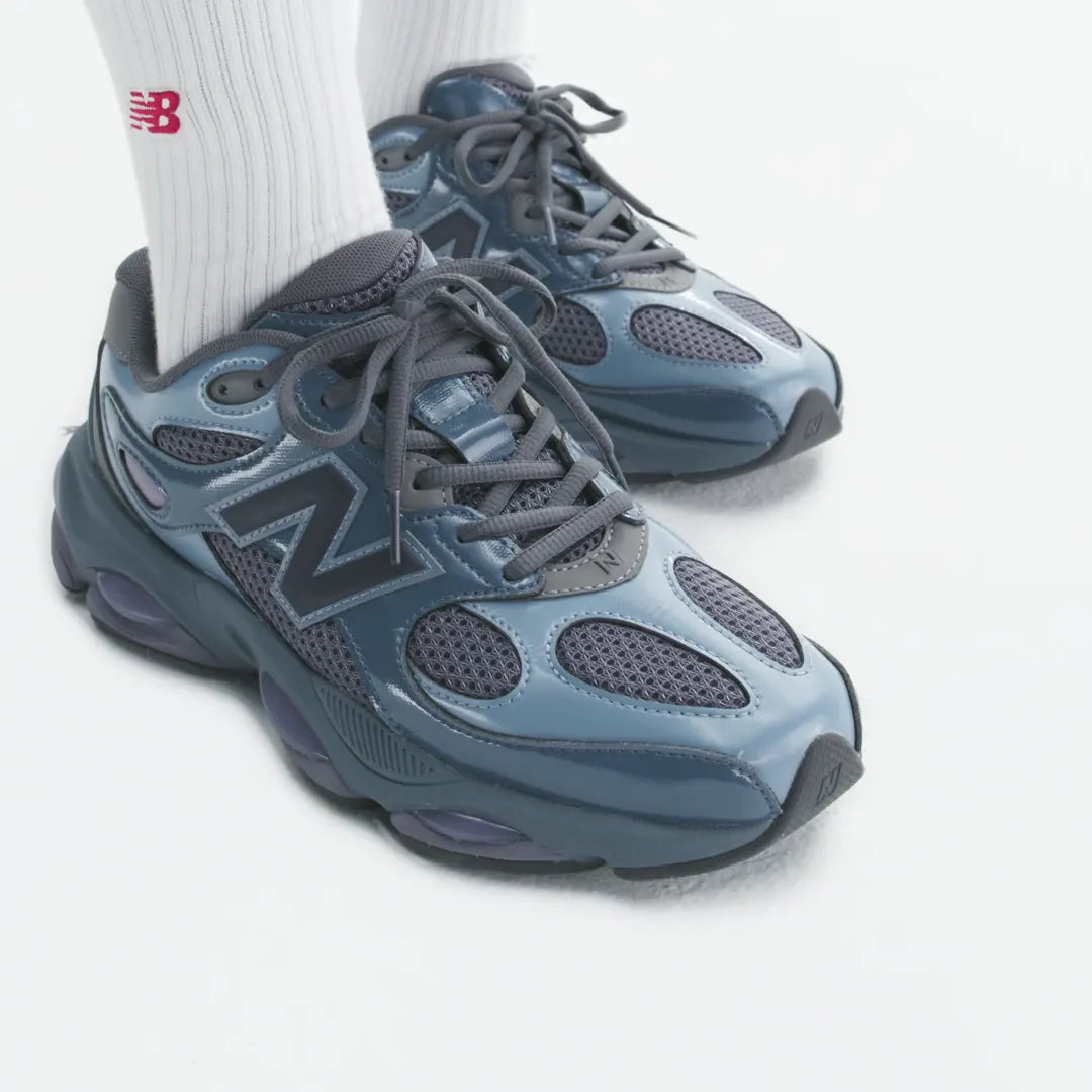Sapatilhas New Balance 983 em cinzento-azulado
