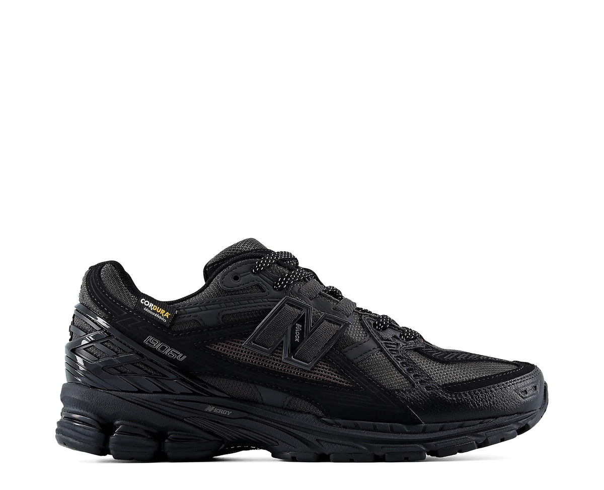 Sapatilhas New Balance 1906 Preto — perfil exterior | U19061OP