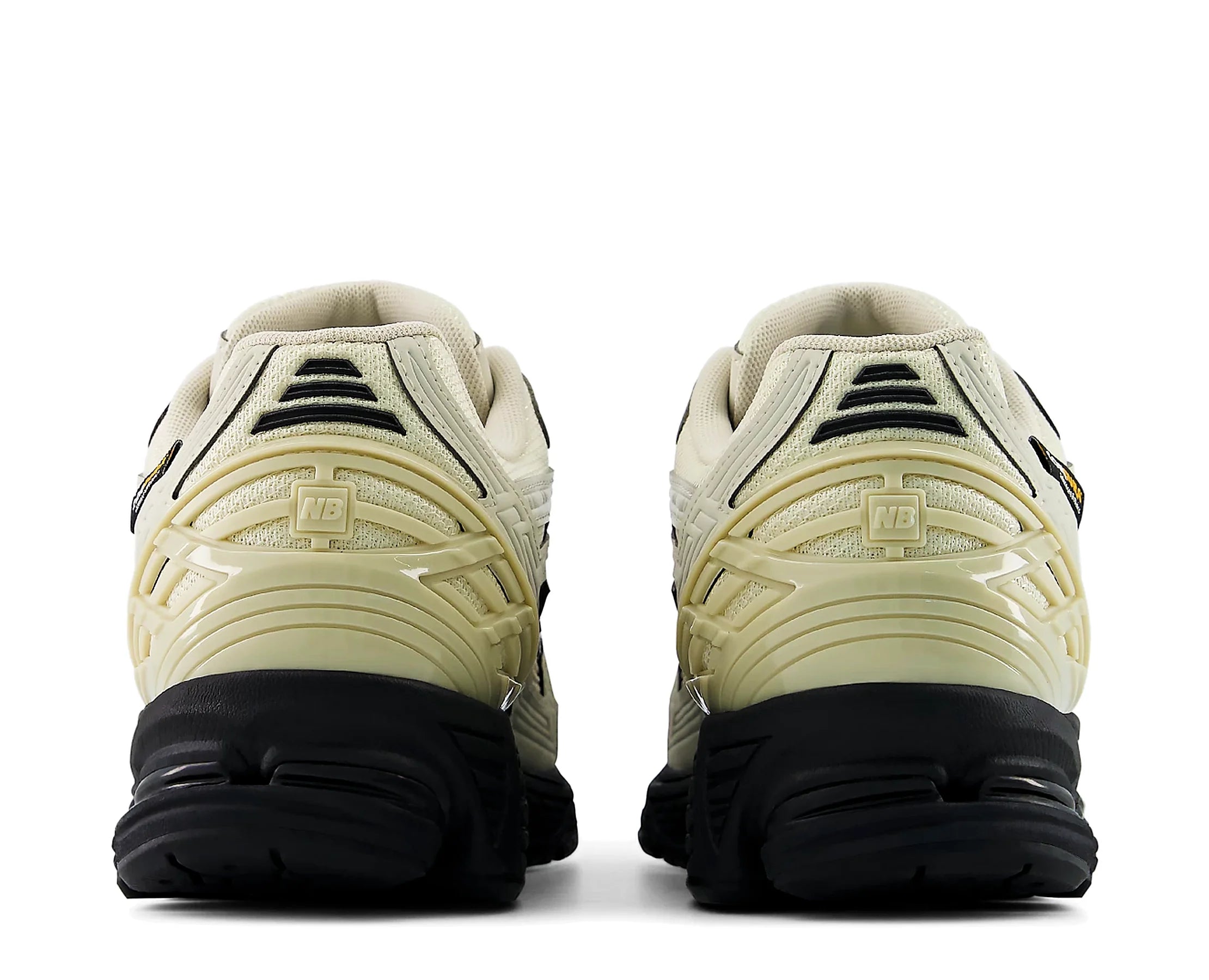 Sapatilhas New Balance 1906 Preto — traseira | U190681D