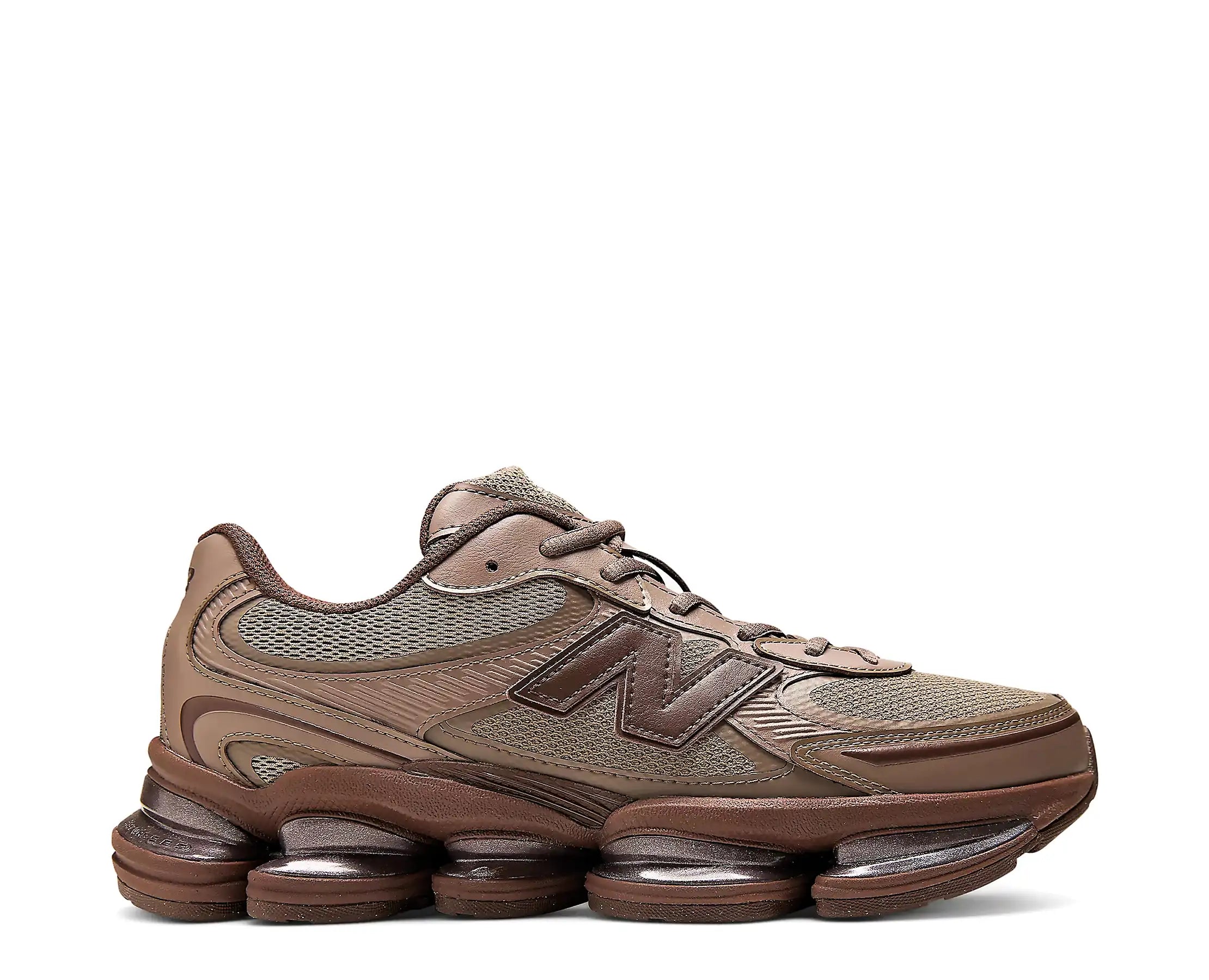 Sapatilhas New Balance 2000 Castanho — perfil exterior | U20004EY