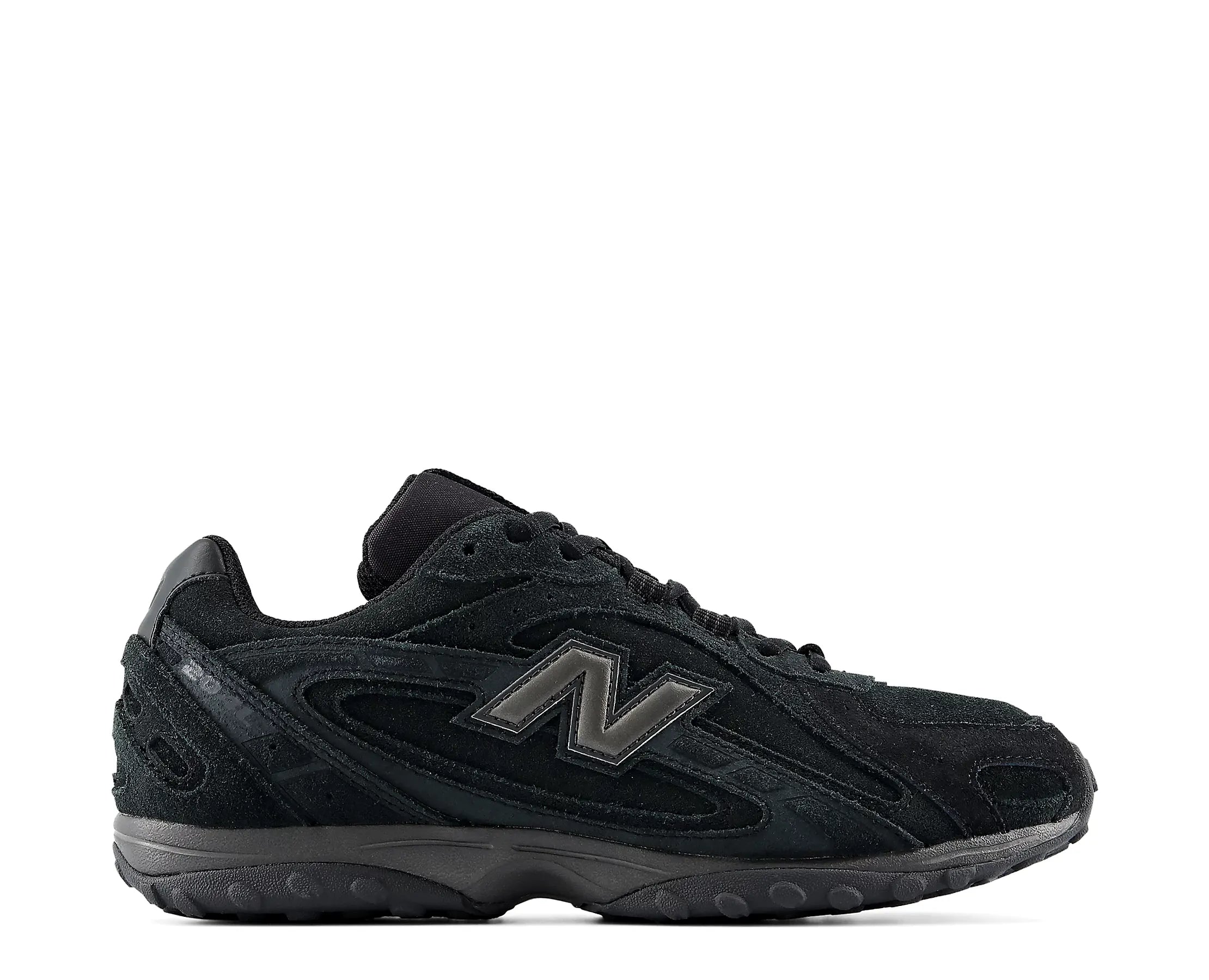 Sapatilhas New Balance 204 Preto — perfil exterior | U204L5YB
