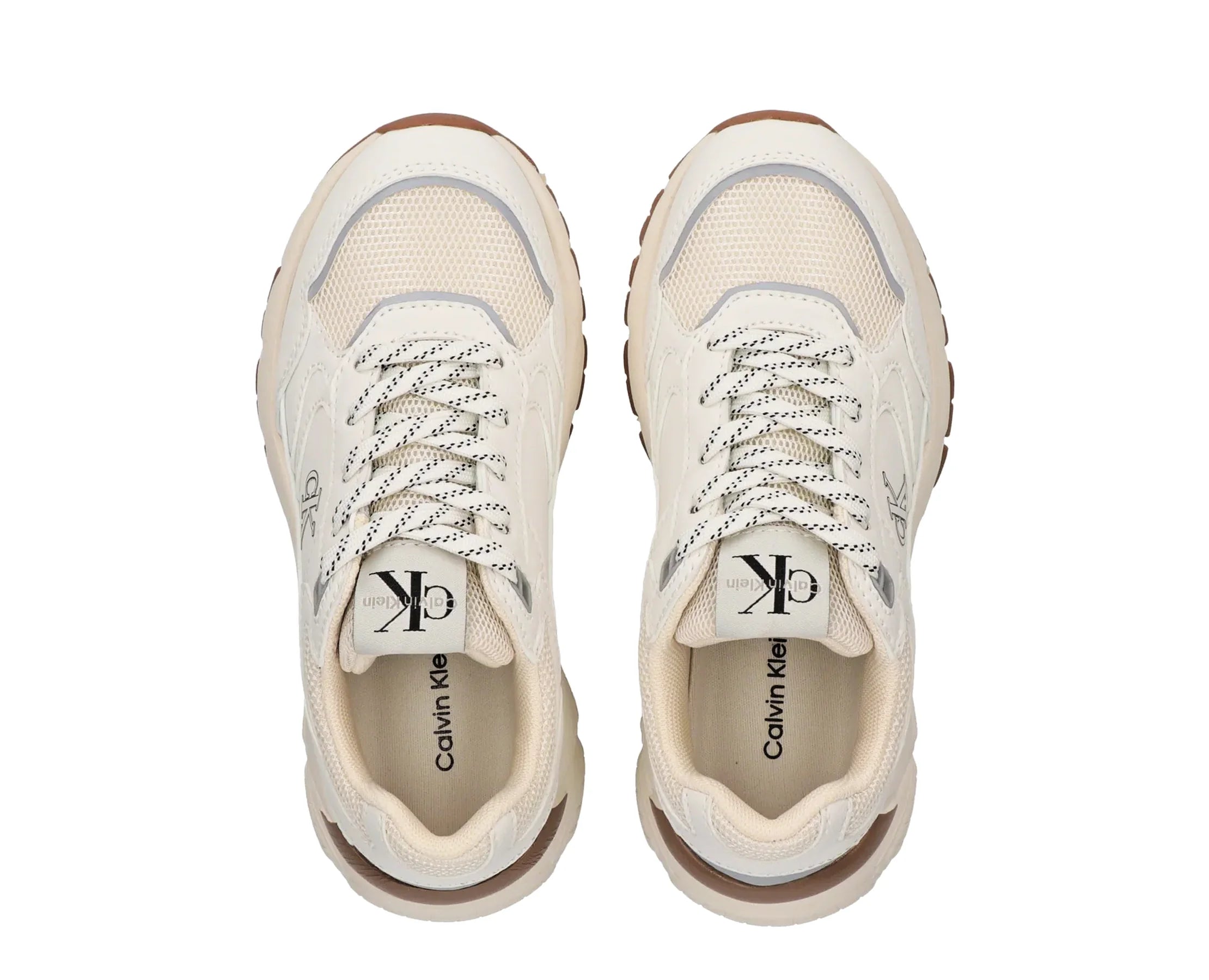 Sapatilhas Calvin Klein Low Cut Lace-Up Sneaker Bege — vista 4 | V3X9-83486-1695530-