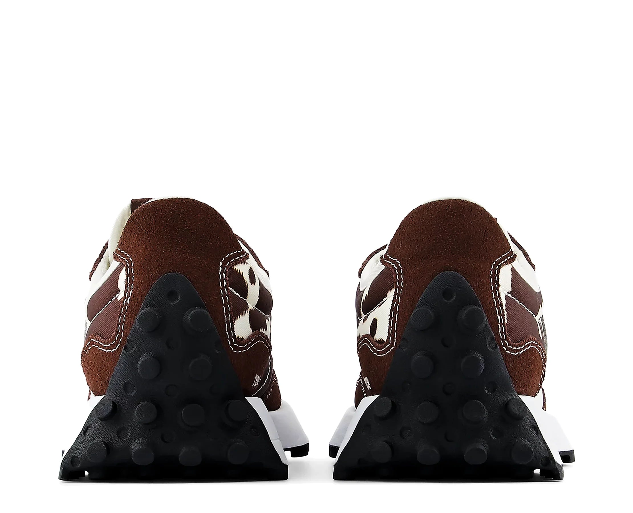 Sapatilhas New Balance 327 Castanho — traseira | W327APC