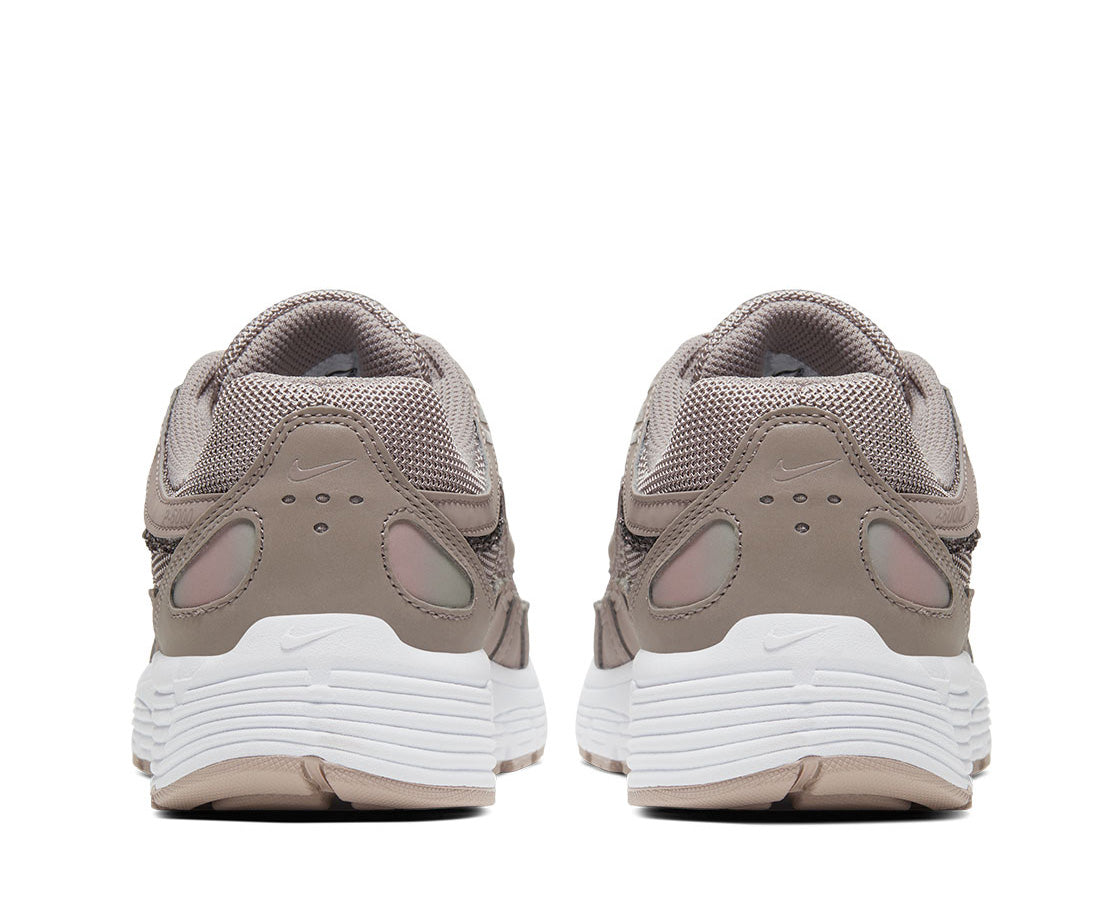 Nike P-6000 SE CZ/GLITTER - CQ6363-200-1048